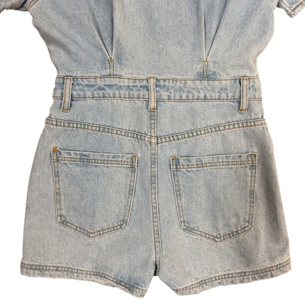 Le‎ Lis Collection Womens Light Wash Denim Utility Romper Short Sleeve Small NEW